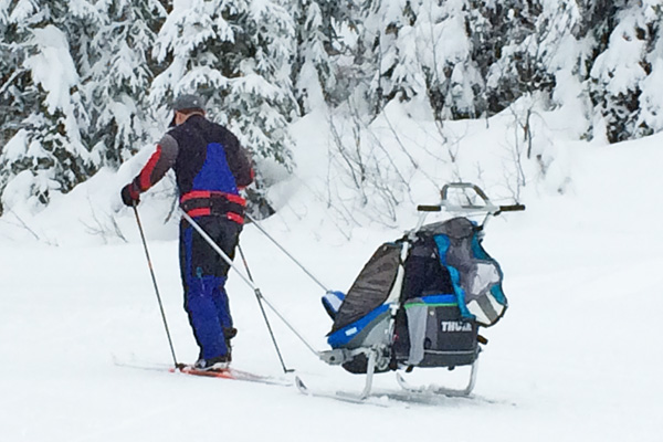 cross country skiing with V